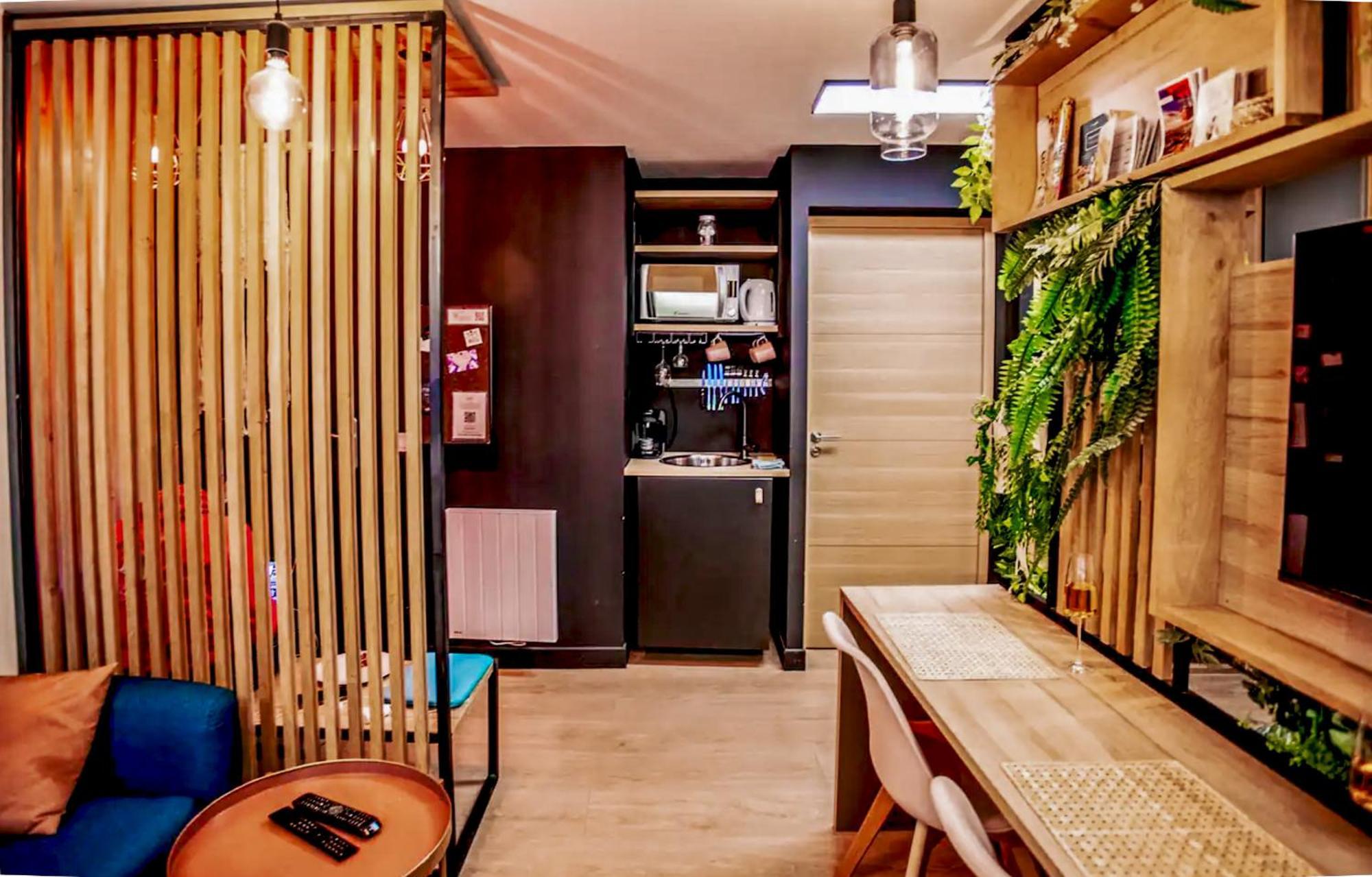 Tropical Jacuzzi Oasis - Terreaux Apartment Lyon